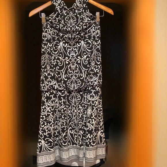 Halter dress - Picture 1 of 3